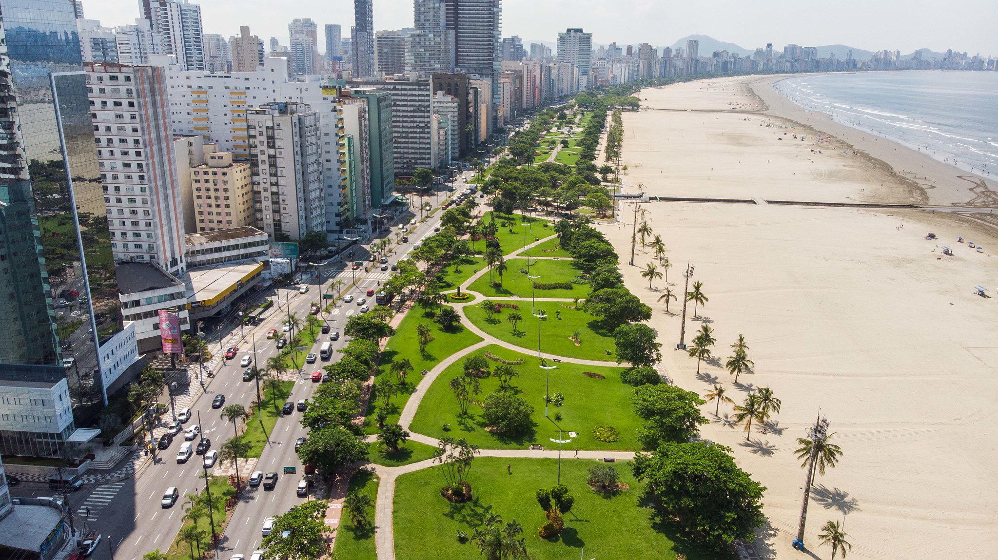 Orla e jardins da praia em Santos